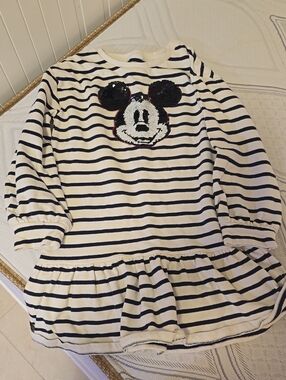 GAP White and Navy Striped Kids Tee with Disney Tag